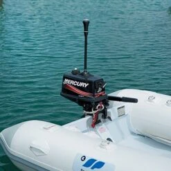 Railblaza Illuminate I360 - Luz De Navegación Blanca Redonda Portátil -Salmo Ventas 00401356 02 550x550 1