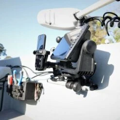 Railblaza Garmin Fish Finder Monte R-Lock -Salmo Ventas Railblaza20Garmin20Fish20Finder20Mount20R Lock5 550x550 1